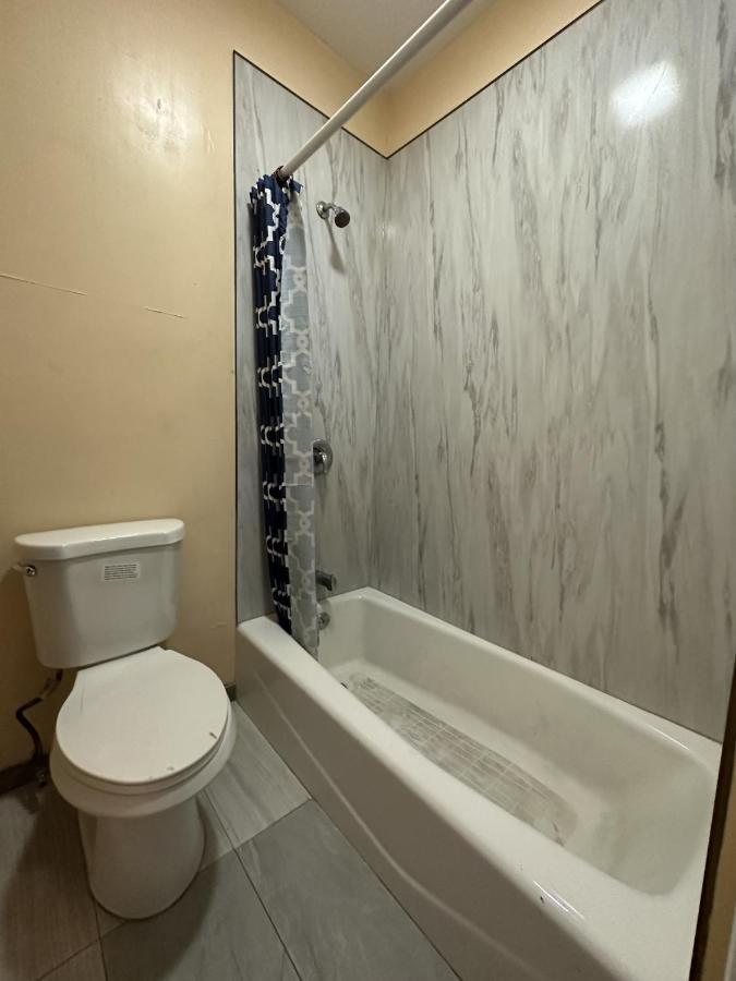 لونغ بيتش، كاليفورنيا Unity Hotel - No Parking & Rooms Are Upstairs المظهر الخارجي الصورة